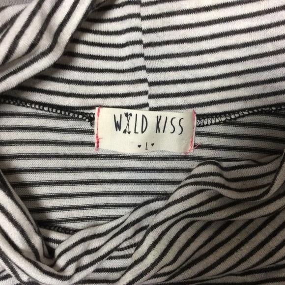 '"Fashionably Late" striped long sleeve tee, size L (juniors) - Picture 6 of 8